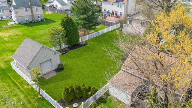 90 Saint Peters Place, Keyport, NJ 07735