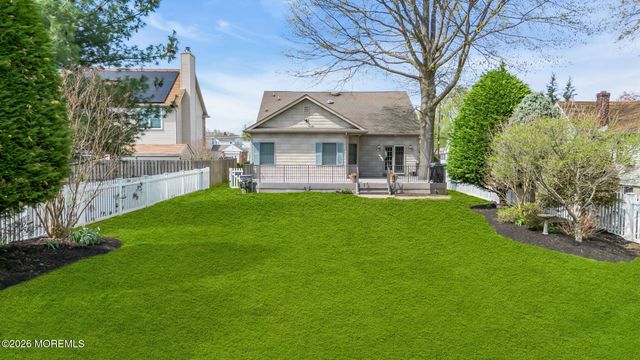 90 Saint Peters Place, Keyport, NJ 07735