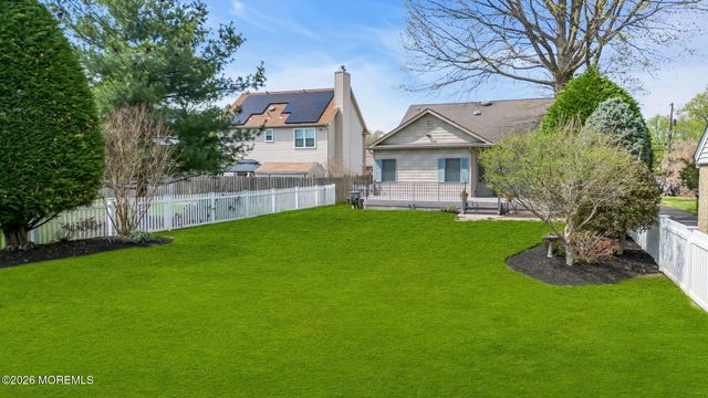 90 Saint Peters Place, Keyport, NJ 07735