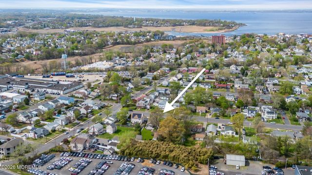 90 Saint Peters Place, Keyport, NJ 07735