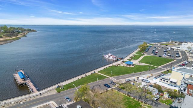 90 Saint Peters Place, Keyport, NJ 07735