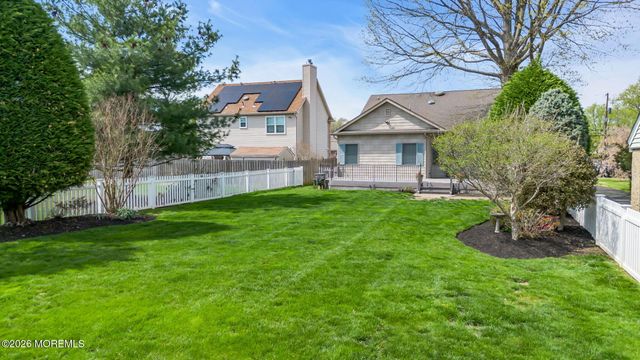 90 Saint Peters Place, Keyport, NJ 07735