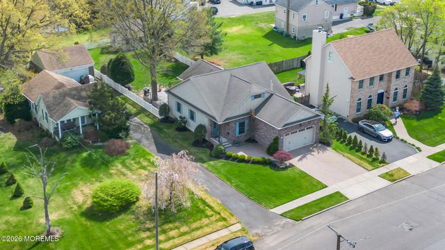 90 Saint Peters Place, Keyport, NJ 07735