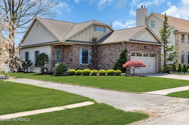 90 Saint Peters Place, Keyport, NJ 07735