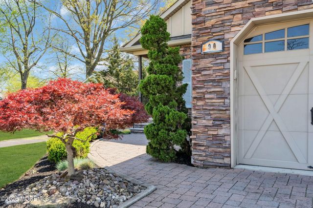 90 Saint Peters Place, Keyport, NJ 07735