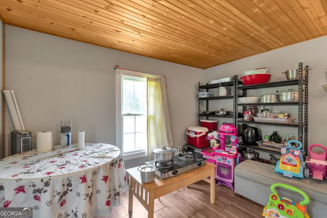 4854 Rosewood Drive SW, Lilburn, GA 30047