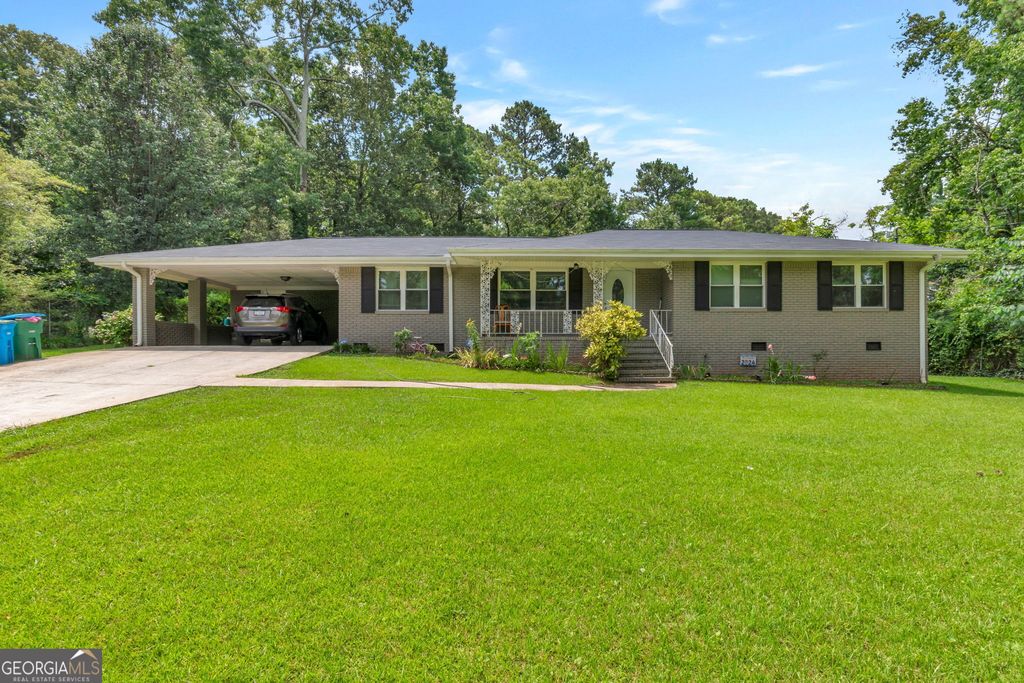 4854 Rosewood Drive SW, Lilburn, GA 30047