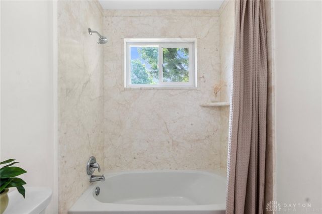 1157 Oakhill Avenue, Fairborn, OH 45324