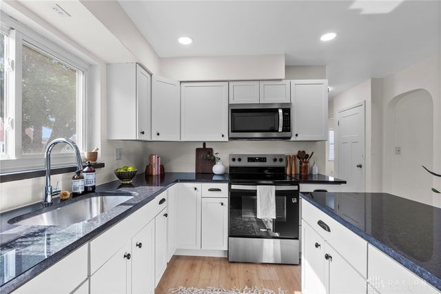 1157 Oakhill Avenue, Fairborn, OH 45324