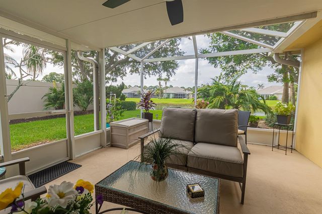 1276 NW BENTLEY Circle B, Port St. Lucie, FL 34986
