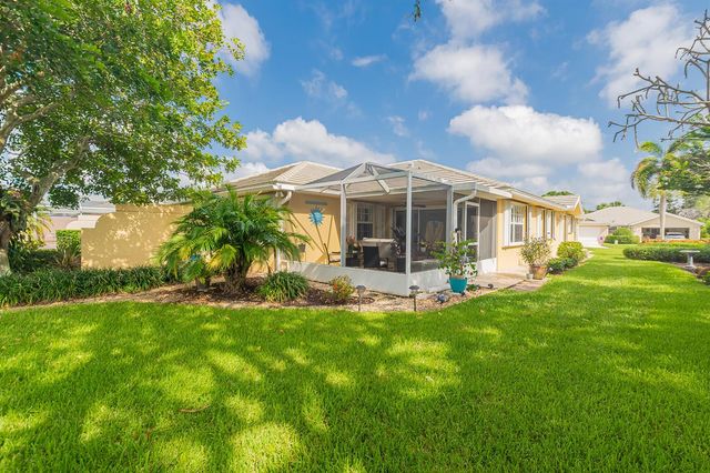 1276 NW BENTLEY Circle B, Port St. Lucie, FL 34986
