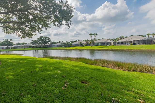 1276 NW BENTLEY Circle B, Port St. Lucie, FL 34986