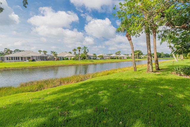 1276 NW BENTLEY Circle B, Port St. Lucie, FL 34986