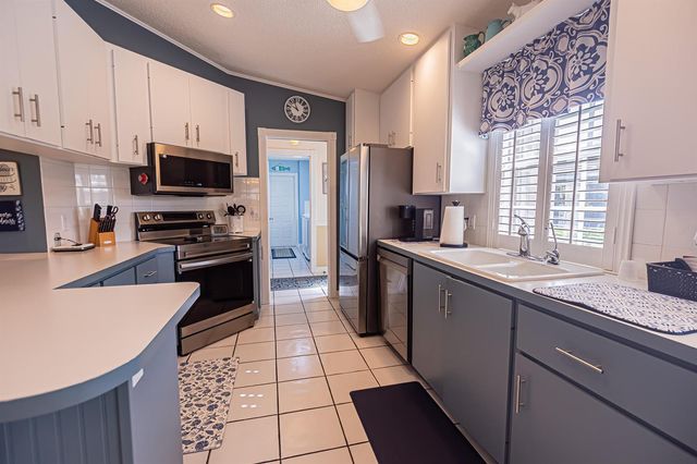 1276 NW BENTLEY Circle B, Port St. Lucie, FL 34986