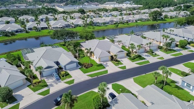 1276 NW BENTLEY Circle B, Port St. Lucie, FL 34986
