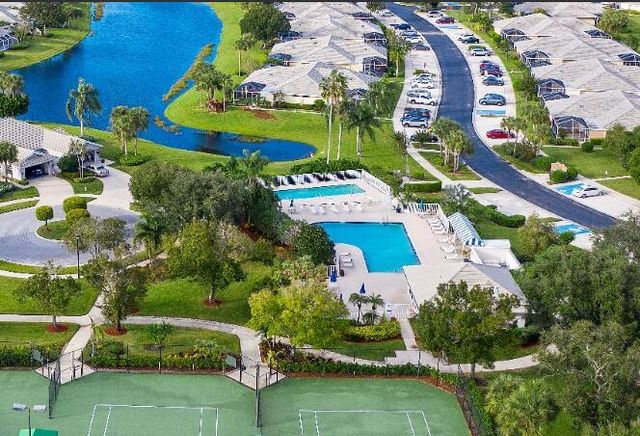 1276 NW BENTLEY Circle B, Port St. Lucie, FL 34986