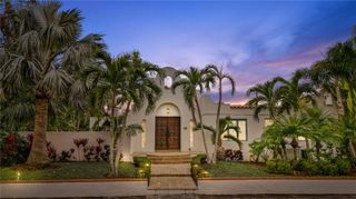 220 14TH AVENUE N, St Petersburg, FL 33701
