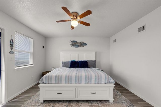 210 Nesmith Place, Surfside Beach, TX 77541