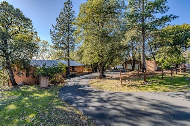 13771 West Court, Pine Grove, CA 95665