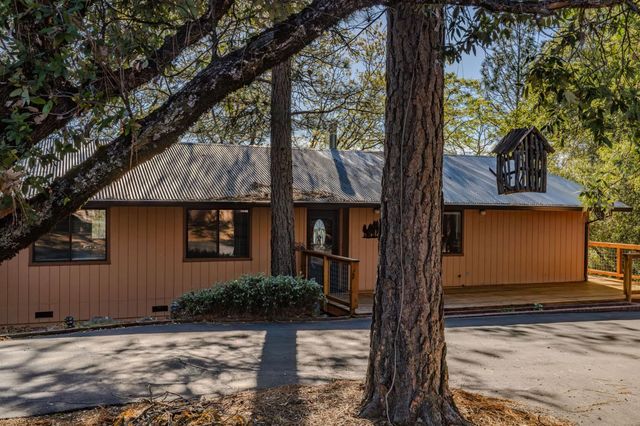 13771 West Court, Pine Grove, CA 95665