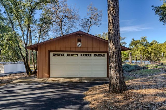 13771 West Court, Pine Grove, CA 95665
