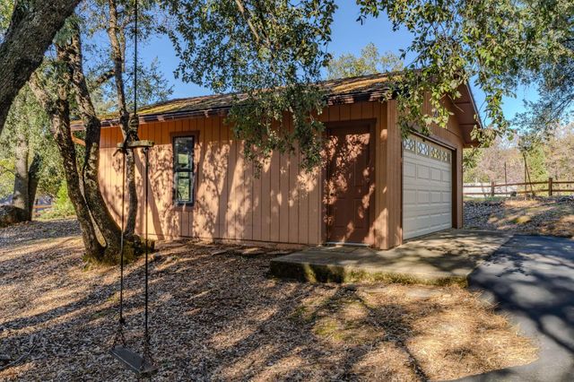 13771 West Court, Pine Grove, CA 95665