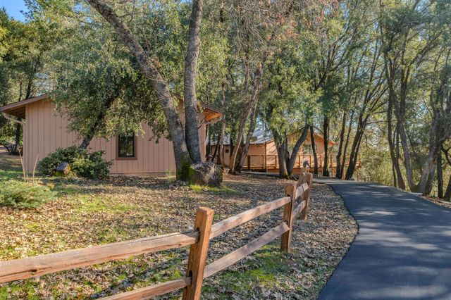 13771 West Court, Pine Grove, CA 95665
