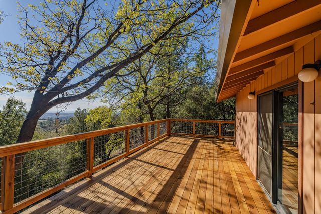 13771 West Court, Pine Grove, CA 95665