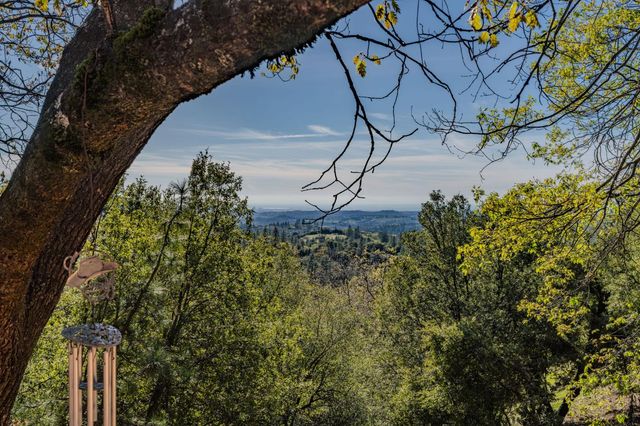 13771 West Court, Pine Grove, CA 95665