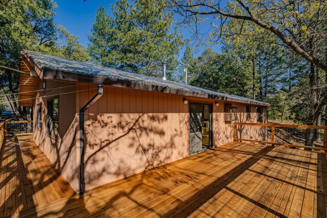13771 West Court, Pine Grove, CA 95665
