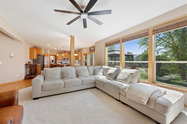 1774 Fox Run, Shakopee, MN 55379