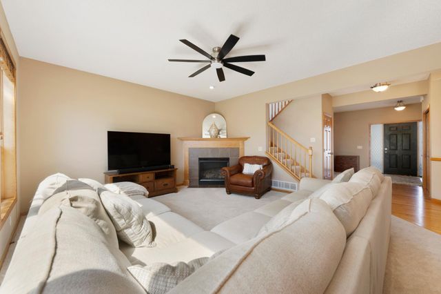 1774 Fox Run, Shakopee, MN 55379