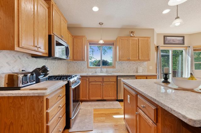 1774 Fox Run, Shakopee, MN 55379