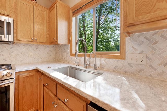 1774 Fox Run, Shakopee, MN 55379