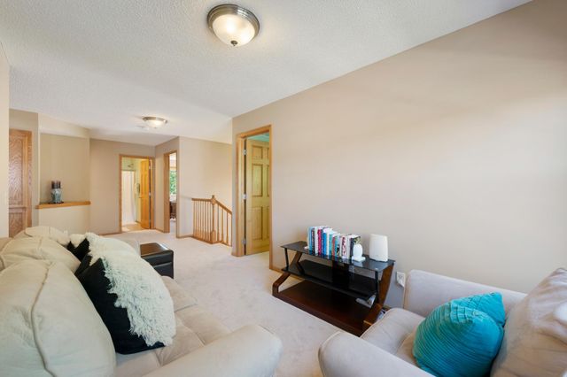 1774 Fox Run, Shakopee, MN 55379