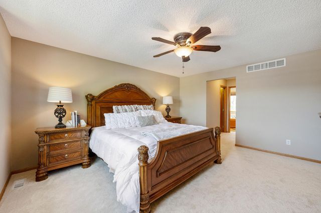 1774 Fox Run, Shakopee, MN 55379
