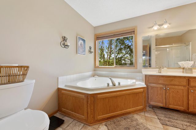 1774 Fox Run, Shakopee, MN 55379