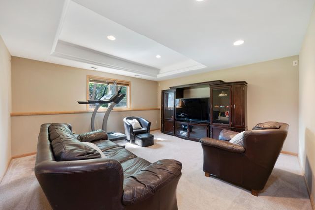 1774 Fox Run, Shakopee, MN 55379