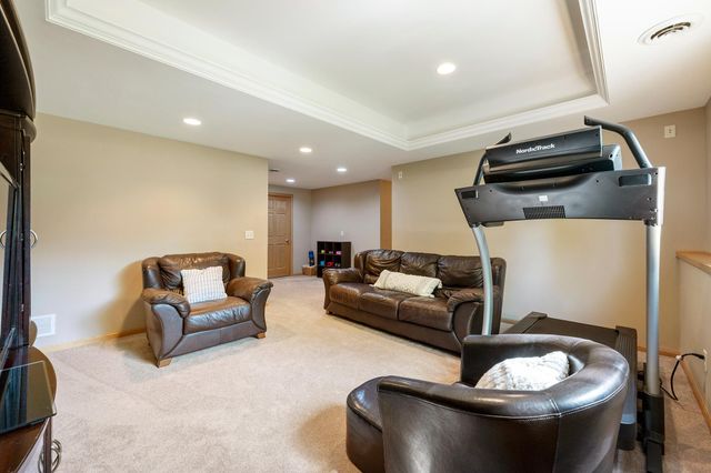 1774 Fox Run, Shakopee, MN 55379