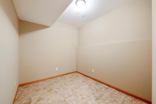 1774 Fox Run, Shakopee, MN 55379