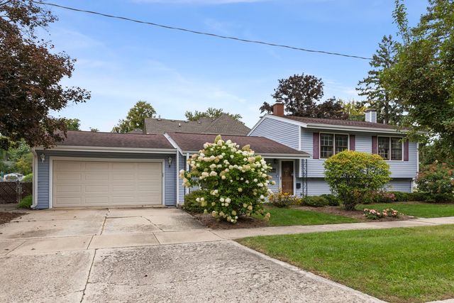 846 HAMMERSCHMIDT Avenue, Lombard, IL 60148