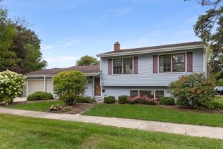 846 HAMMERSCHMIDT Avenue, Lombard, IL 60148