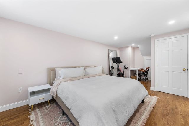 40 Joy St 9, Boston, MA 02114