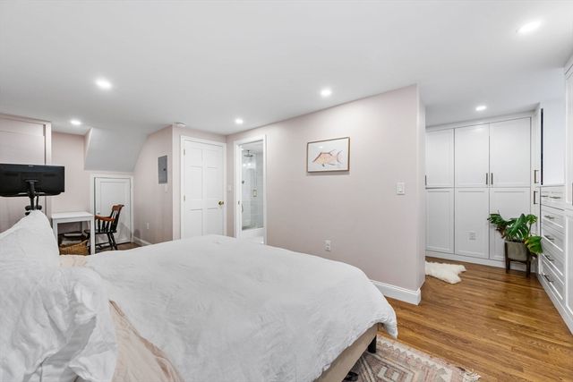 40 Joy St 9, Boston, MA 02114