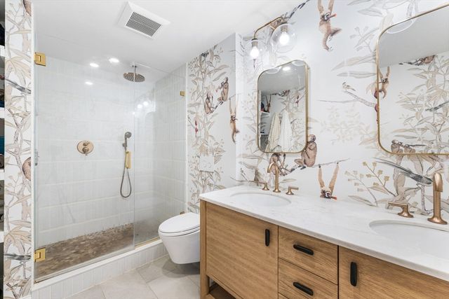 40 Joy St 9, Boston, MA 02114
