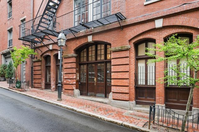 40 Joy St 9, Boston, MA 02114