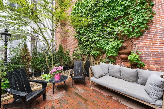 40 Joy St 9, Boston, MA 02114