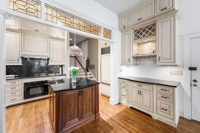 40 Joy St 9, Boston, MA 02114