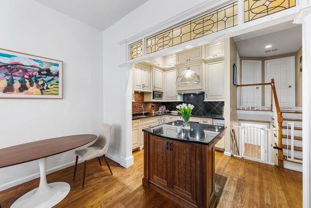 40 Joy St 9, Boston, MA 02114