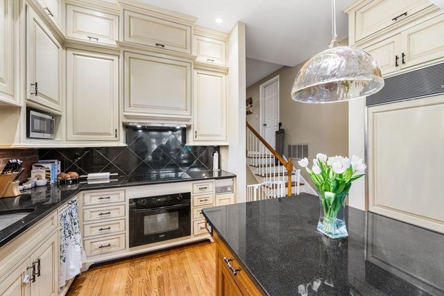 40 Joy St 9, Boston, MA 02114